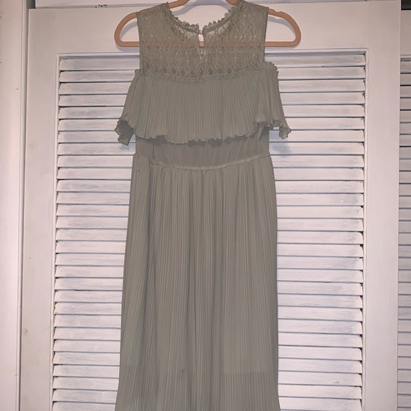 StyleWe Dresses & Skirts - ✨Pleated Midi Dress✨